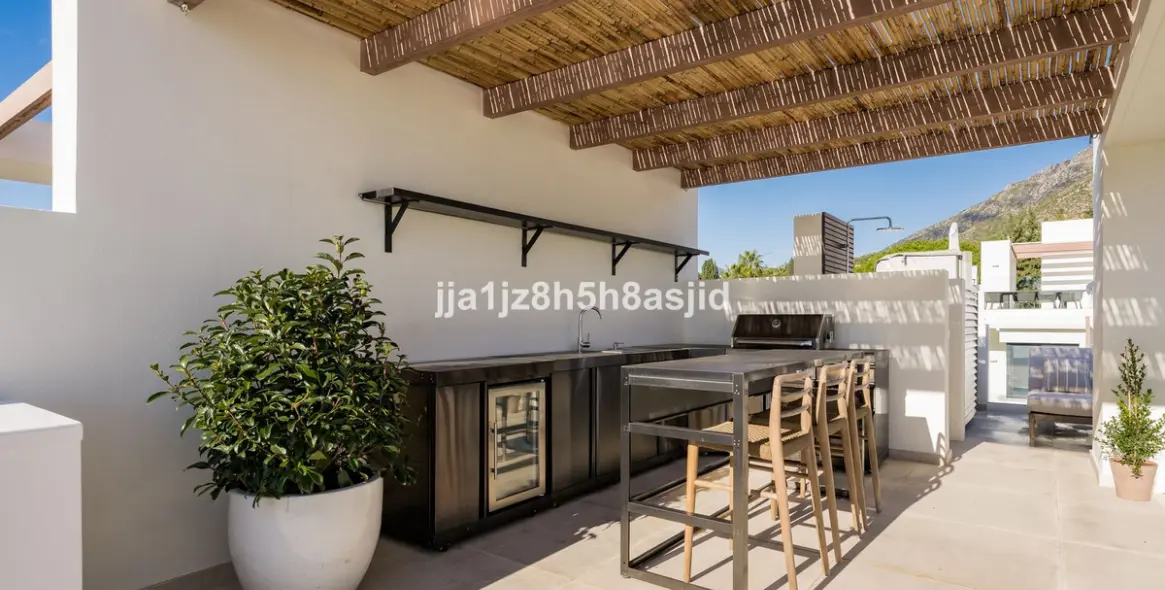 Sale of semi-detached house in Sierra Blanca 18