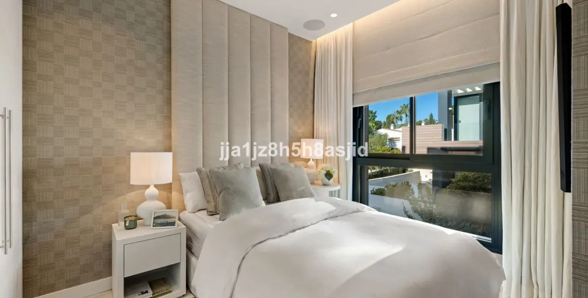 Продажа дома на две семьи в Sierra Blanca 22