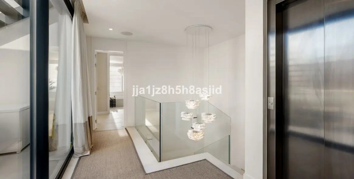 Продажа дома на две семьи в Sierra Blanca 31