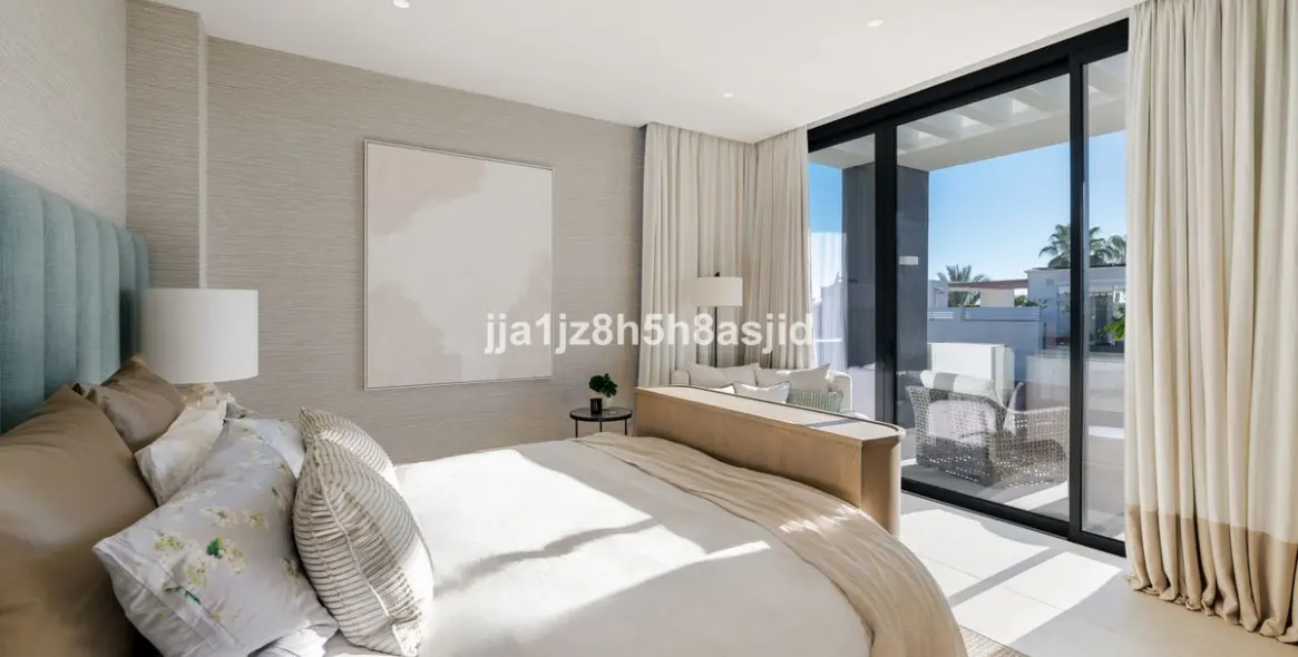 Продажа дома на две семьи в Sierra Blanca 34