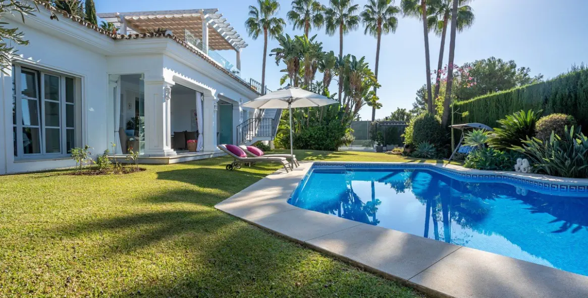 Продажа  отдельно стоящей виллы в Sierra Blanca 1