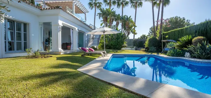 Venta de villa independiente en Sierra Blanca 0