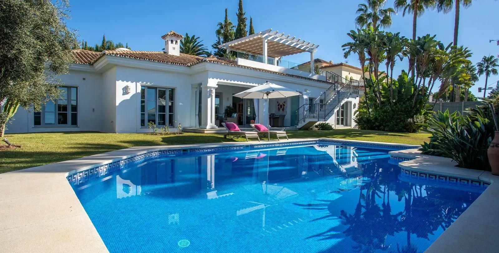 Venta de villa independiente en Sierra Blanca 27