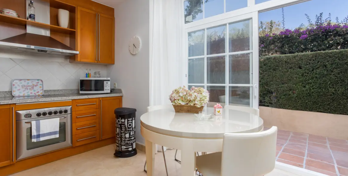 Long-term rent of ground floor apartment in Río Real 10