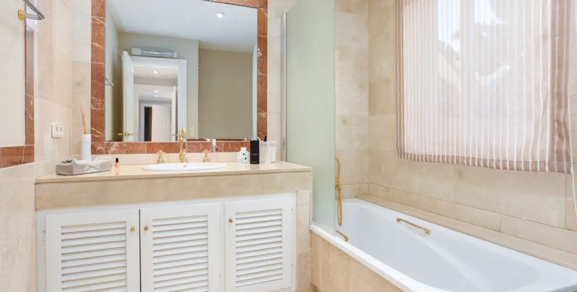 Long-term rent of ground floor apartment in Río Real 17