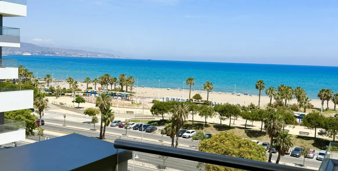 Alquiler a largo plazo de apartamento en planta media en Málaga 2