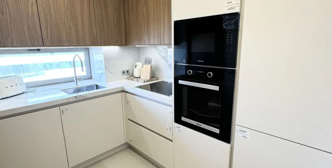 Alquiler a largo plazo de apartamento en planta media en Málaga 46