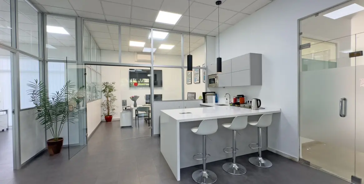 Long-term rent of office in Marbella 4