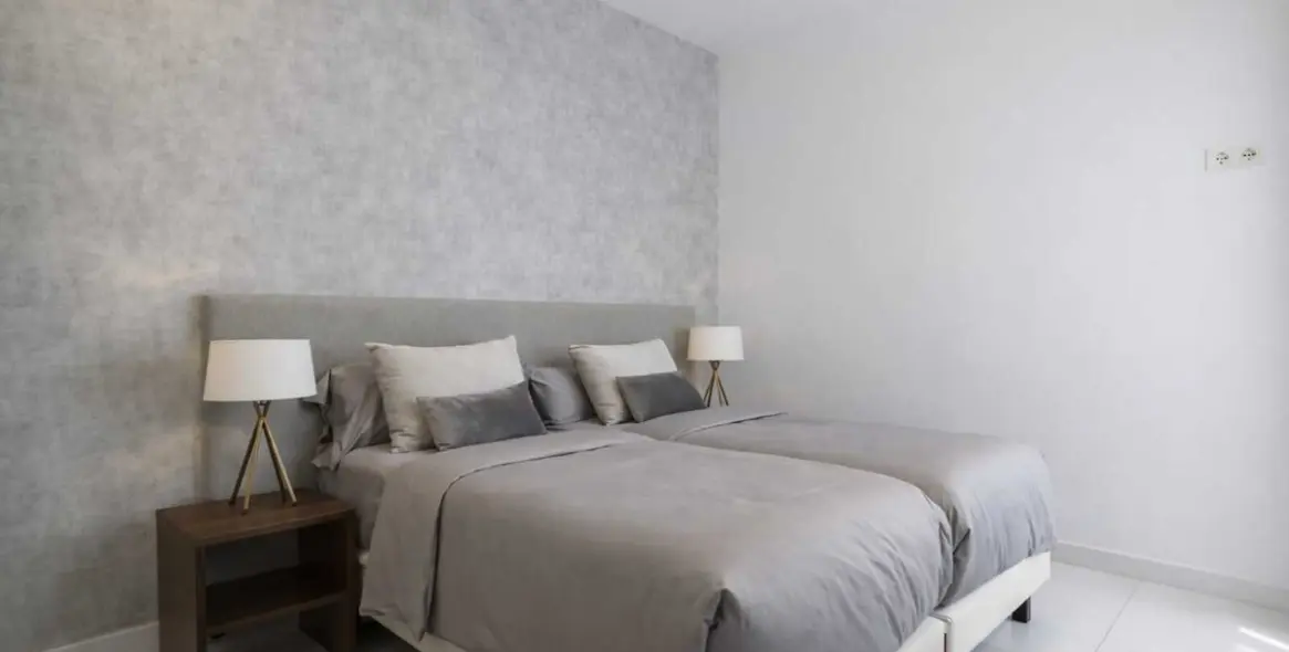 Alquiler a largo plazo de apartamento en planta media en Atalaya 7