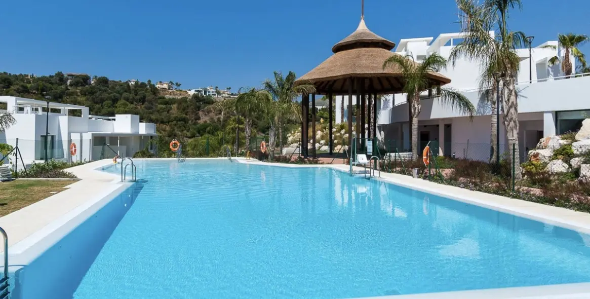 Alquiler a largo plazo de apartamento en planta media en Atalaya 12