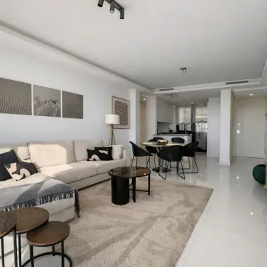 Alquiler a largo plazo de apartamento en planta media en Atalaya