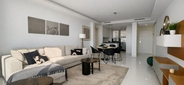Alquiler a largo plazo de apartamento en planta media en Atalaya 1