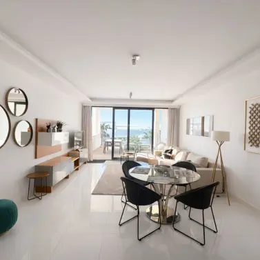 Alquiler a largo plazo de apartamento en planta media en Atalaya
