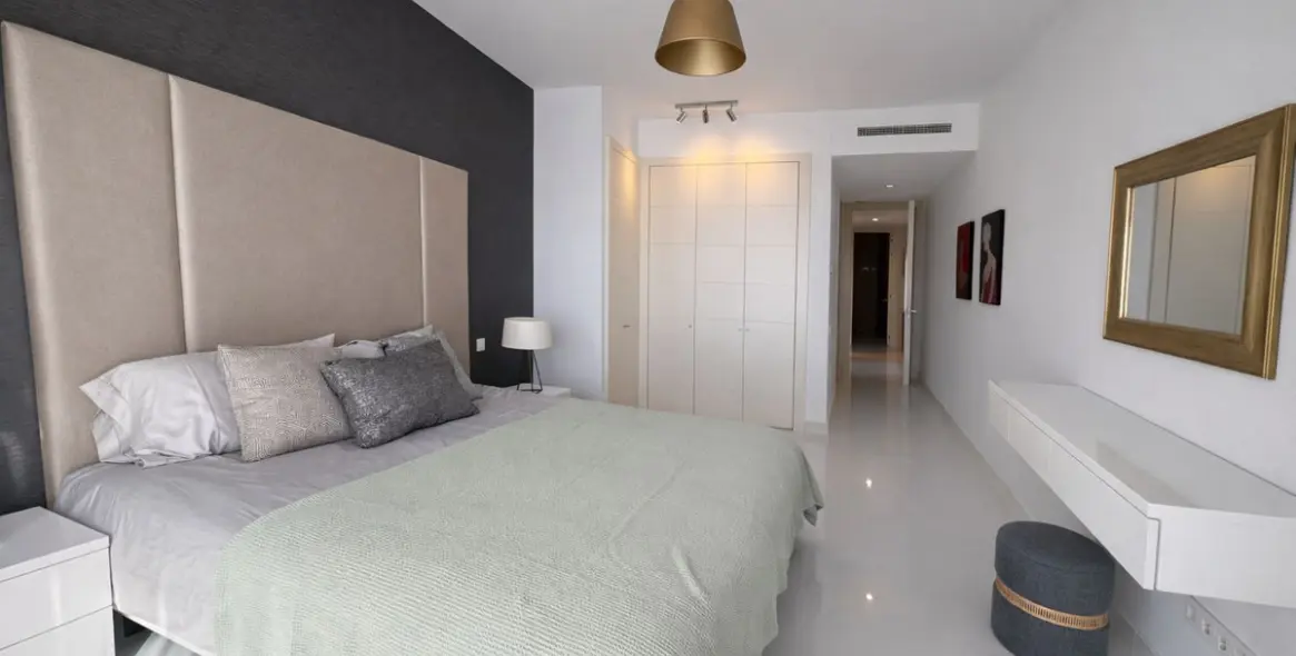 Long-term rent of middle floor apartment in Atalaya 16