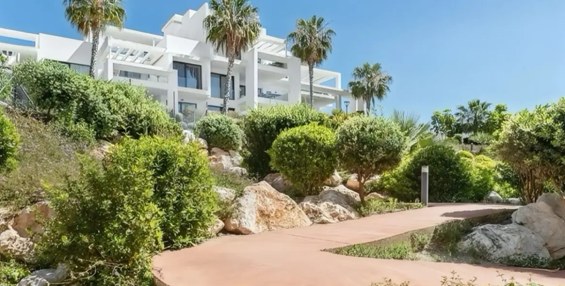 Long-term rent of middle floor apartment in Atalaya 30