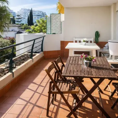 Sale of middle floor apartment in Guadalmina Alta