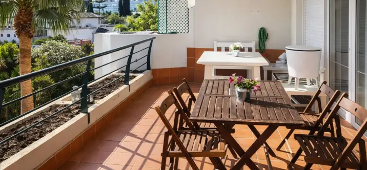 Sale of middle floor apartment in Guadalmina Alta 1