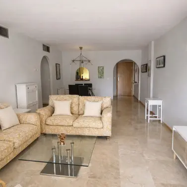 Sale of middle floor apartment in Guadalmina Alta