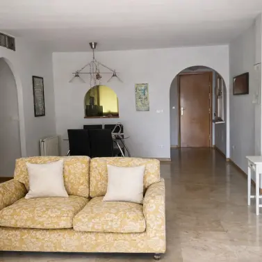 Sale of middle floor apartment in Guadalmina Alta
