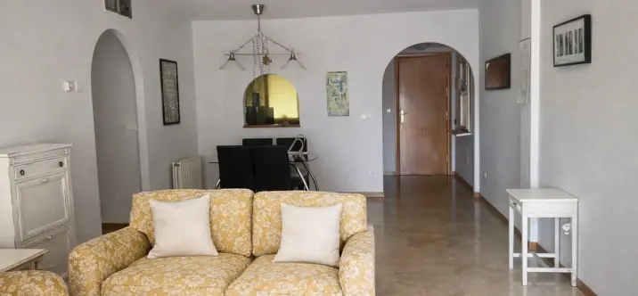 Sale of middle floor apartment in Guadalmina Alta 3