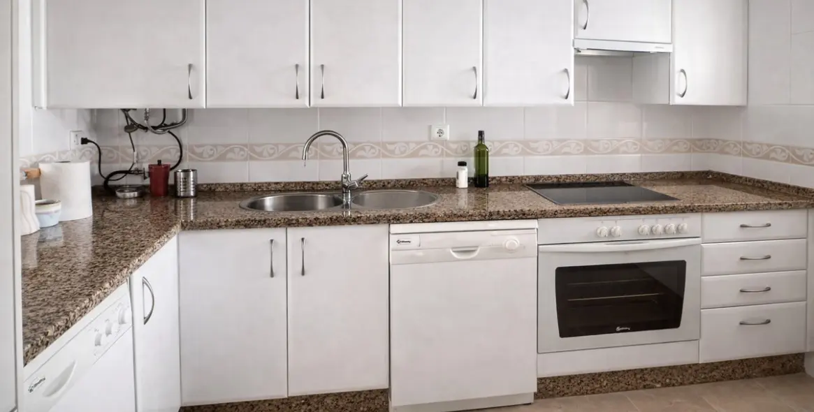 Venta de apartamento en planta media en Guadalmina Alta 7