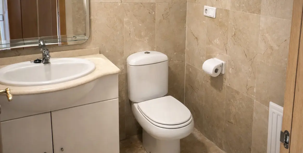 Venta de apartamento en planta media en Guadalmina Alta 11