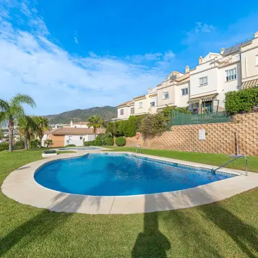 Продажа апартаментов на среднем этаже в Benalmadena