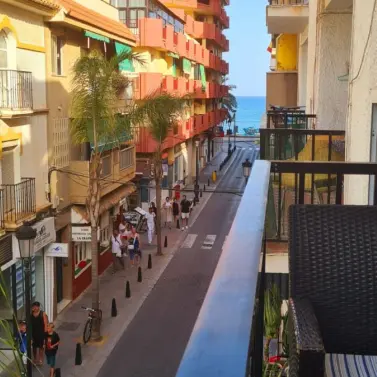 Sale of middle floor apartment in Fuengirola