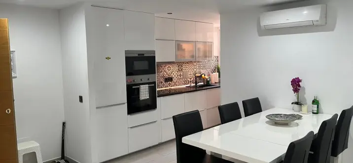 Sale of middle floor apartment in Fuengirola 3