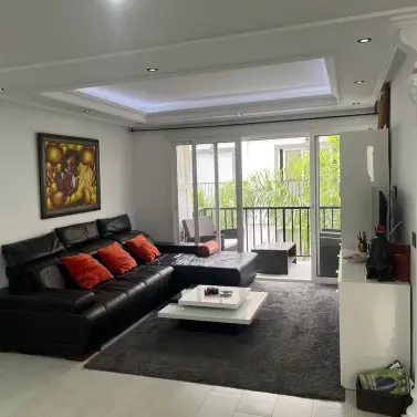 Sale of middle floor apartment in Fuengirola