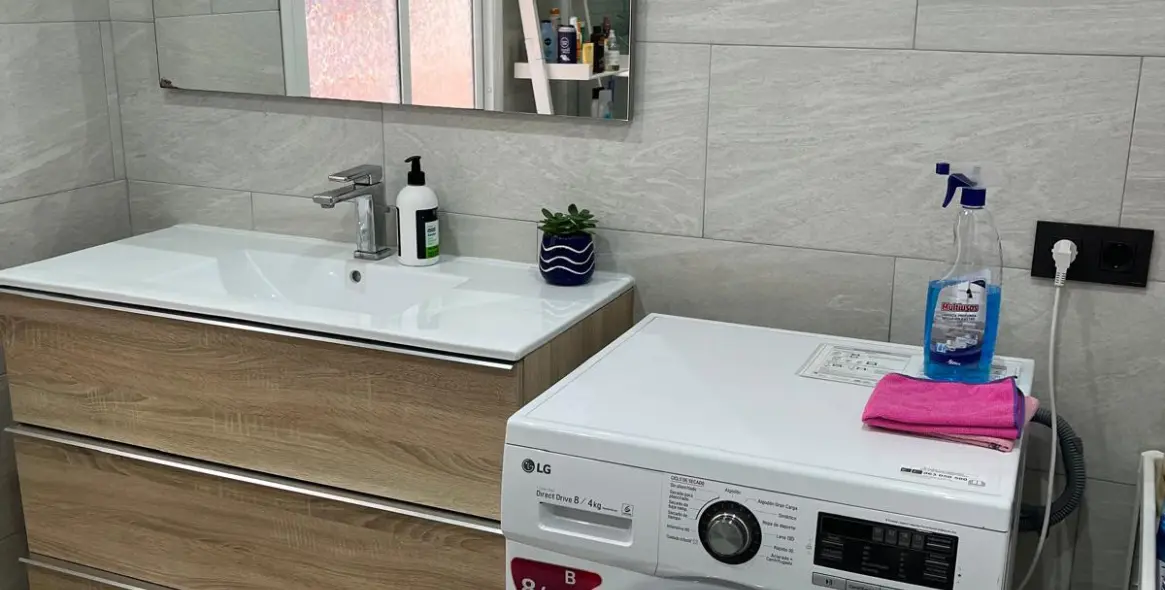 Sale of middle floor apartment in Fuengirola 8