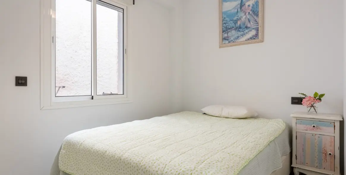 Sale of middle floor apartment in Fuengirola 13