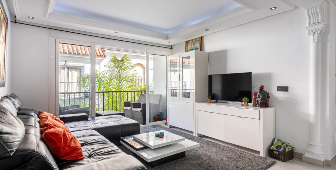 Sale of middle floor apartment in Fuengirola 15