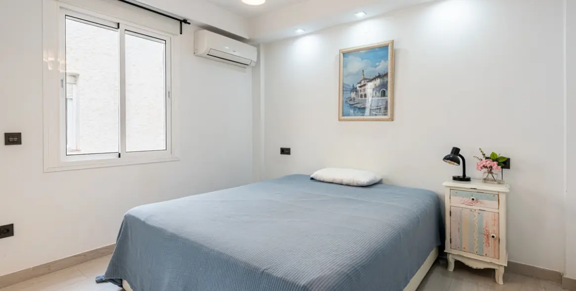 Sale of middle floor apartment in Fuengirola 19