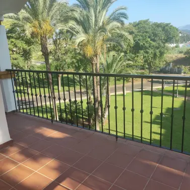 Sale of middle floor apartment in Marbella