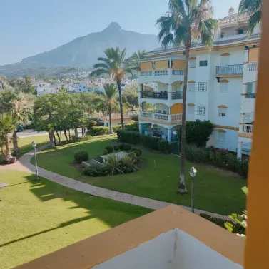 Sale of middle floor apartment in Marbella