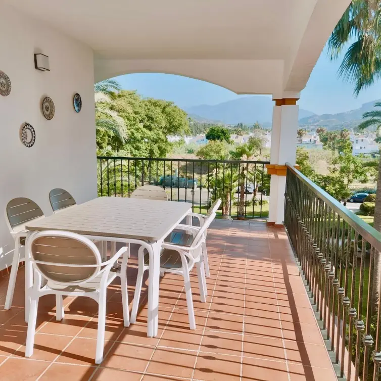 Sale of middle floor apartment in Marbella