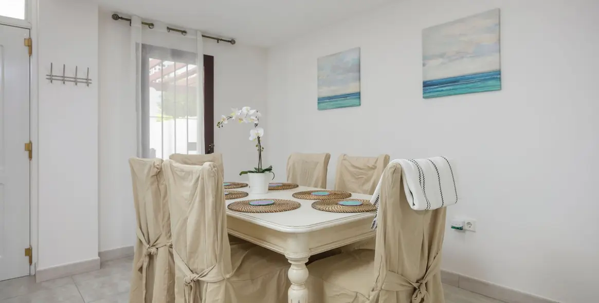 Sale of ground floor apartment in Nueva Andalucía 9