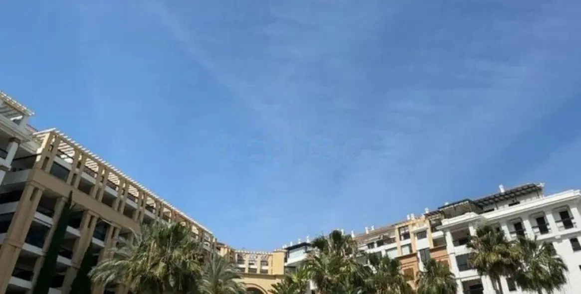 Sale of middle floor apartment in San Pedro de Alcántara 1