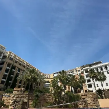 Продажа апартаментов на среднем этаже в San Pedro de Alcántara