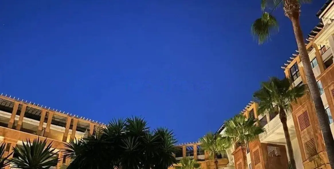 Sale of middle floor apartment in San Pedro de Alcántara 14