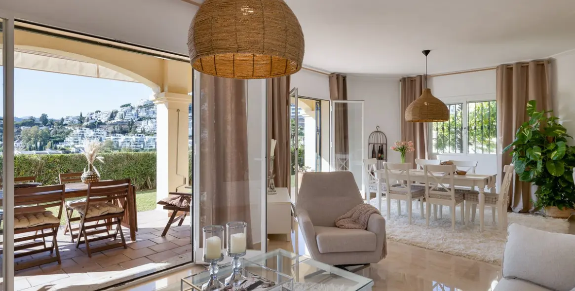 Sale of ground floor apartment in La Quinta 1