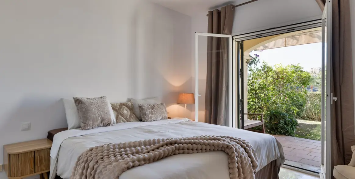 Sale of ground floor apartment in La Quinta 4