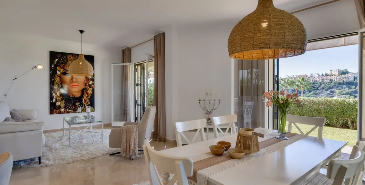 Sale of ground floor apartment in La Quinta 11