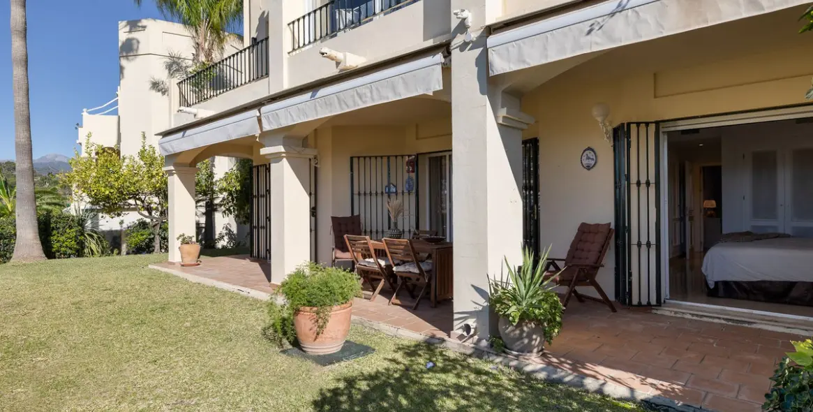 Sale of ground floor apartment in La Quinta 19