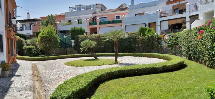 Sale of townhouse in Estepona 0