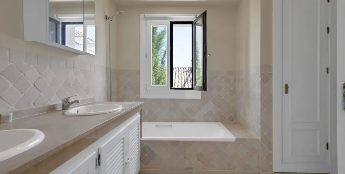 Продажа таунхауса в Estepona 25