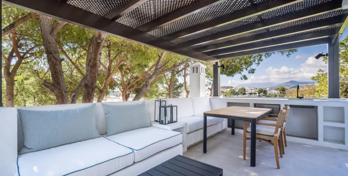 Sale of duplex in Nueva Andalucía 1