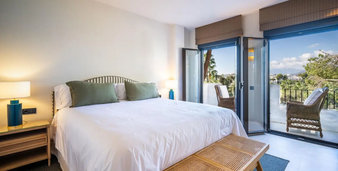 Sale of duplex in Nueva Andalucía 10