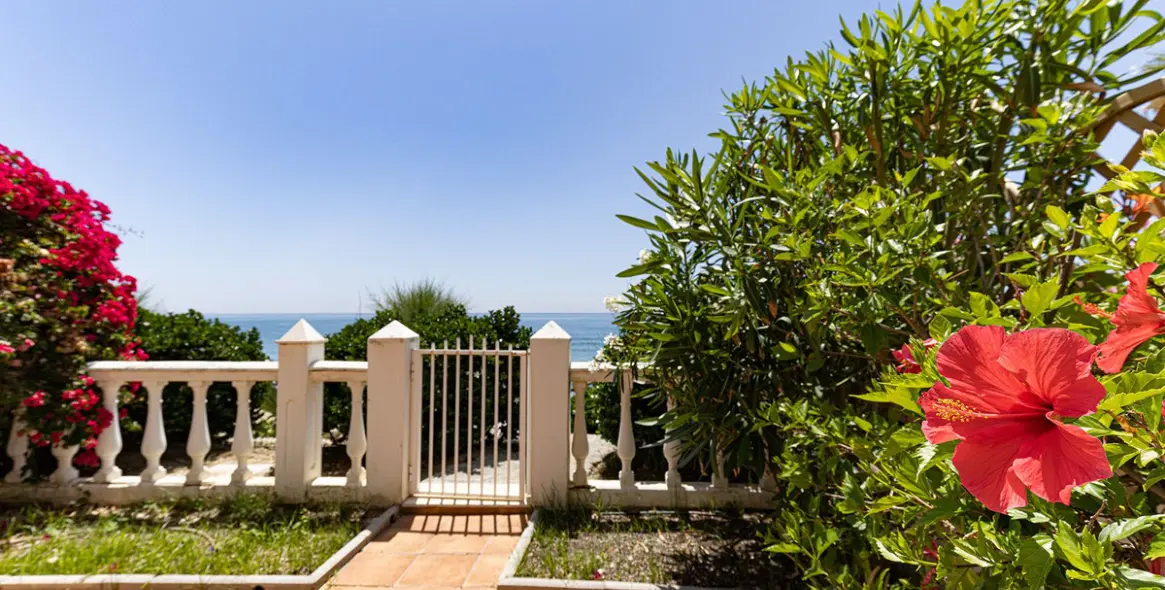 Sale of duplex in Estepona 3